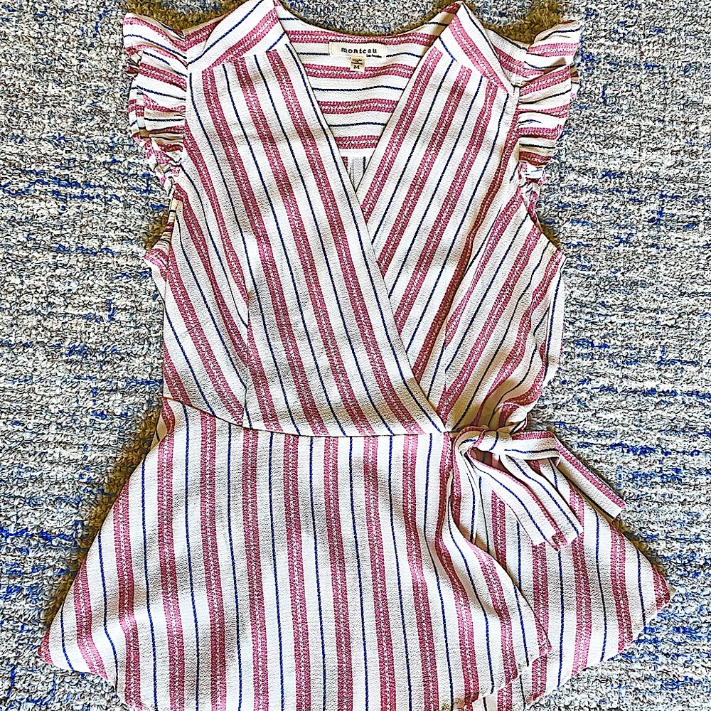 Cute dressy top size M